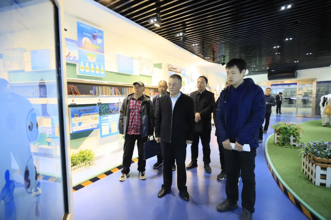 河南省發展改革委價調處副處長馬冰一行蒞臨花花牛乳業集團參觀調研 河南省發展改革委價調處副處長馬冰一行蒞臨花花牛乳業集團參觀調研