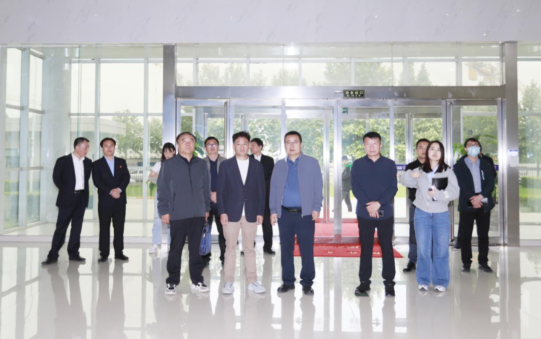 花花牛丨寧夏農業農村廳畜牧獸醫局局長洪龍一行蒞臨花花牛參觀調研 花花牛丨寧夏農業農村廳畜牧獸醫局局長洪龍一行蒞臨花花牛參觀調研