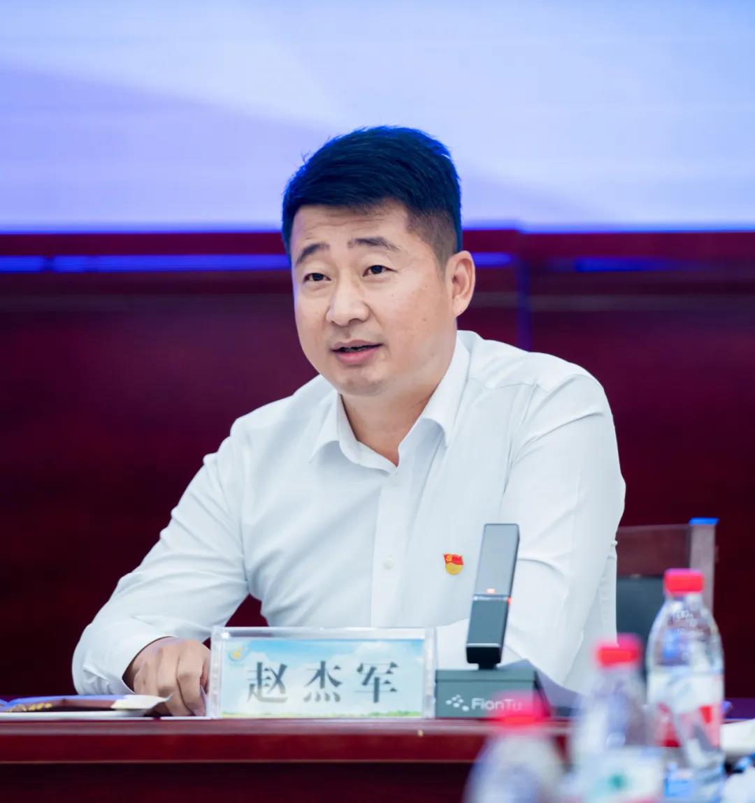 花花牛| 蘭考縣人民政府與蒙牛、花花牛達(dá)成戰(zhàn)略合作 助力河南奶業(yè)高質(zhì)量發(fā)展