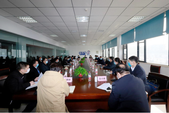 省委統(tǒng)戰(zhàn)部副部長張紅林一行蒞臨花花牛乳業(yè)集團(tuán) 調(diào)研復(fù)工復(fù)產(chǎn)暨二七區(qū)民營經(jīng)濟(jì)發(fā)展工作座談會 省委統(tǒng)戰(zhàn)部副部長張紅林一行蒞臨花花牛乳業(yè)集團(tuán) 調(diào)研復(fù)工復(fù)產(chǎn)暨二七區(qū)民營經(jīng)濟(jì)發(fā)展工作座談會