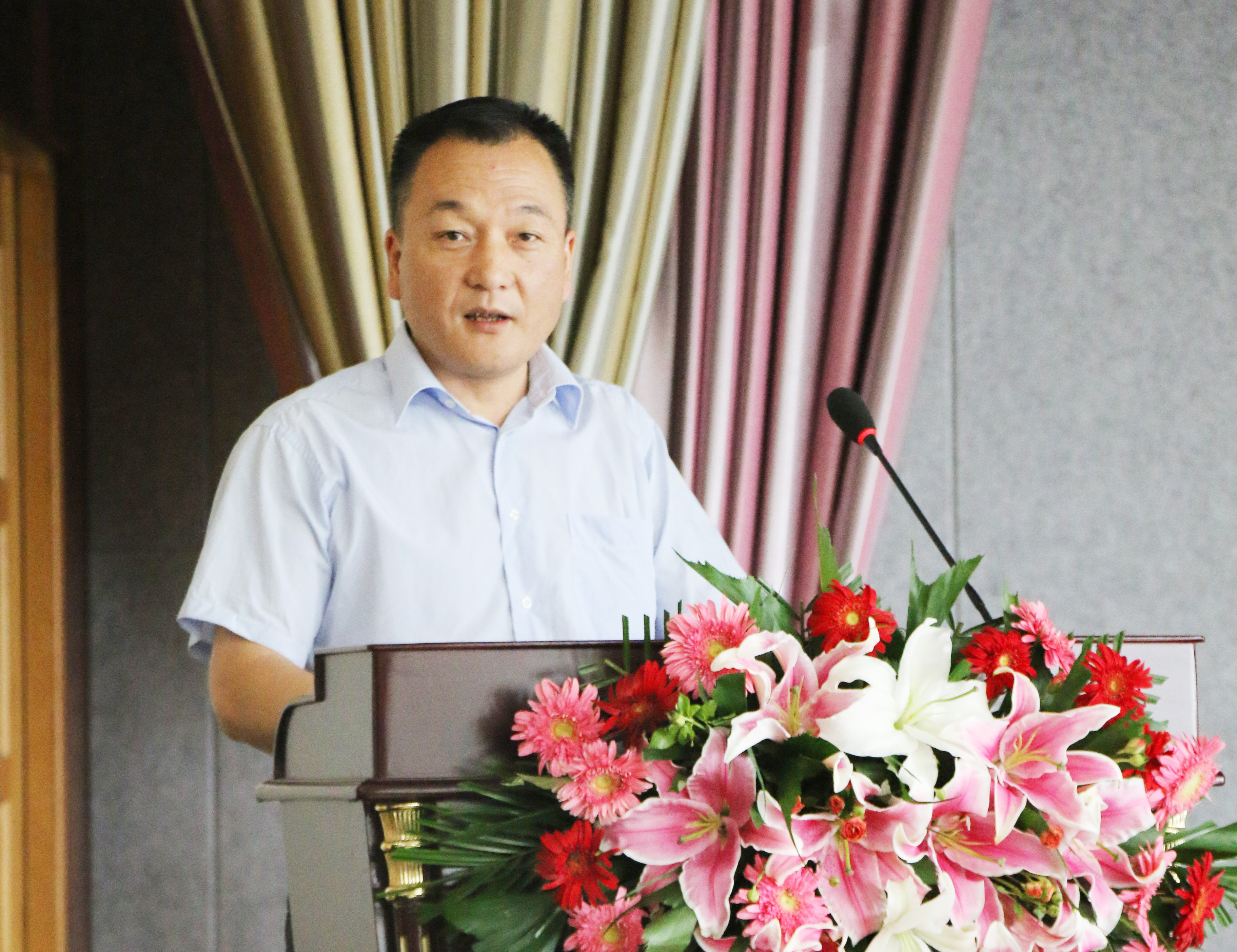 揚(yáng)帆再起航 | 花花牛乳業(yè)集團(tuán)養(yǎng)殖、飼料事業(yè)部2019上半年總結(jié)表彰暨下半年工作部署大會(huì)隆重召開