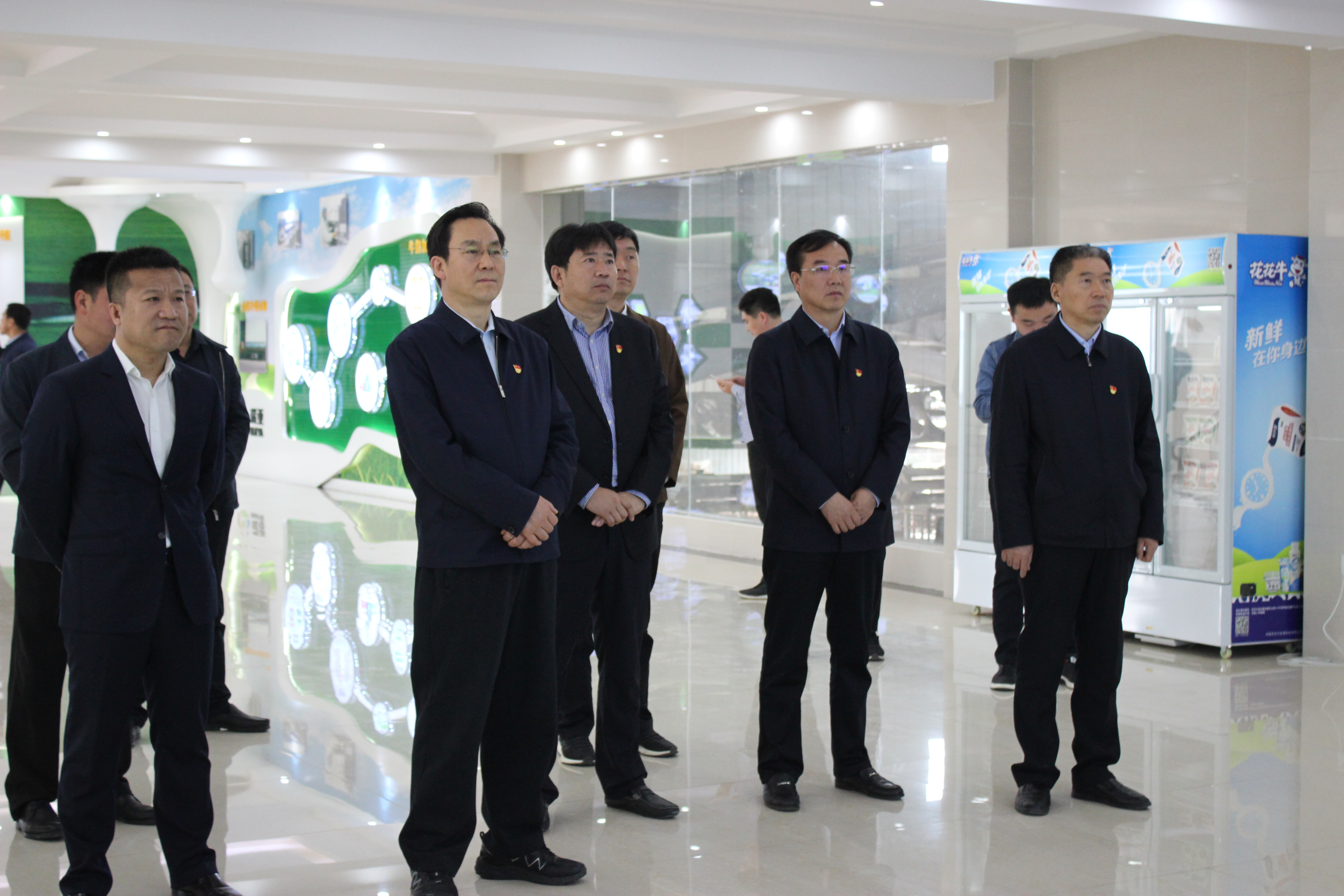 河南省委常委、組織部部長(zhǎng)孔昌生 蒞臨河南花花牛集團(tuán)魯山瑞亞牧業(yè)有限公司調(diào)研 河南省委常委、組織部部長(zhǎng)孔昌生 蒞臨河南花花牛集團(tuán)魯山瑞亞牧業(yè)有限公司調(diào)研