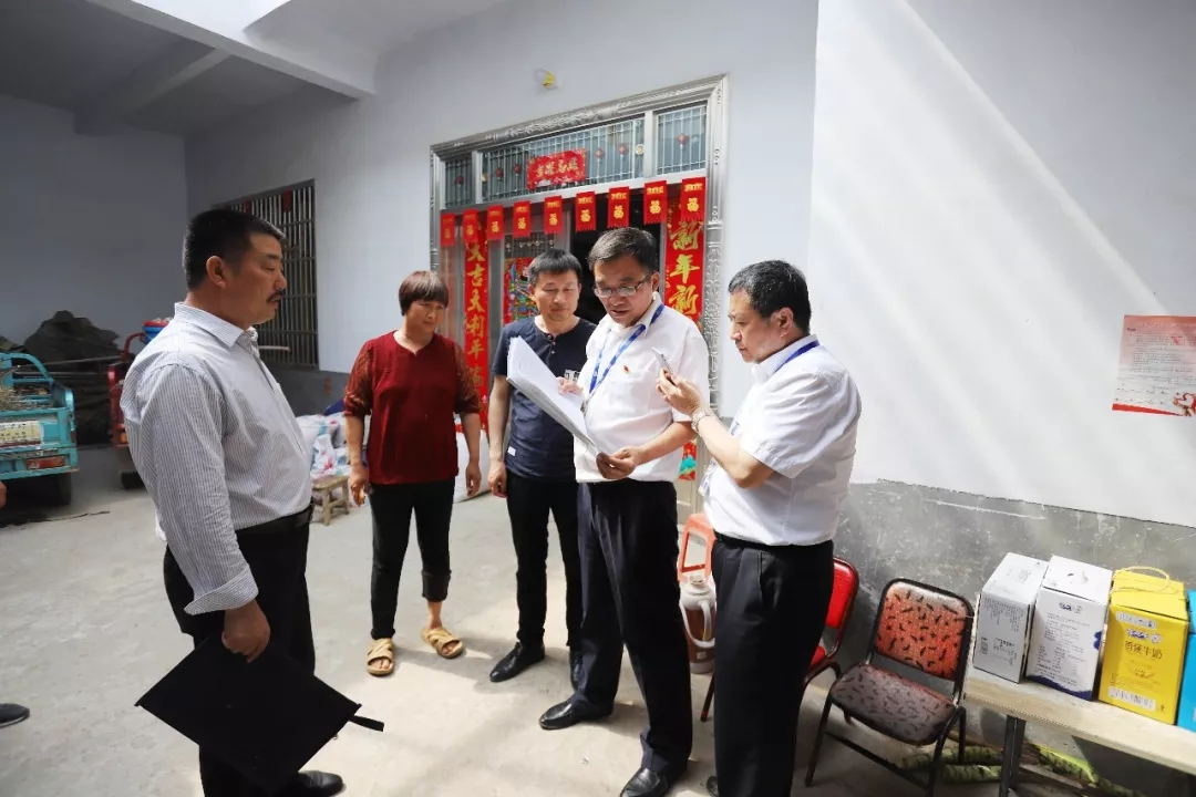 花花牛乳業(yè)集團(tuán)走訪慰問(wèn)貧困戶 結(jié)對(duì)幫扶暖人心