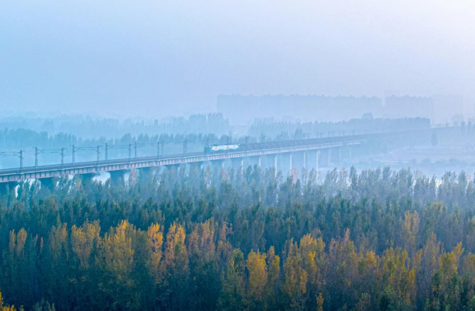 月均產(chǎn)煤量超5000萬(wàn)噸，國(guó)家能源集團(tuán)多舉措保障冬季能源穩(wěn)定供應(yīng)
