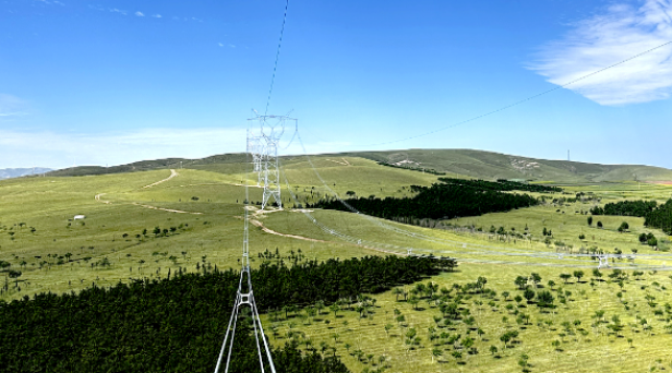 中國(guó)內(nèi)蒙古春坤山至武川500千伏輸電線路投產(chǎn)送電